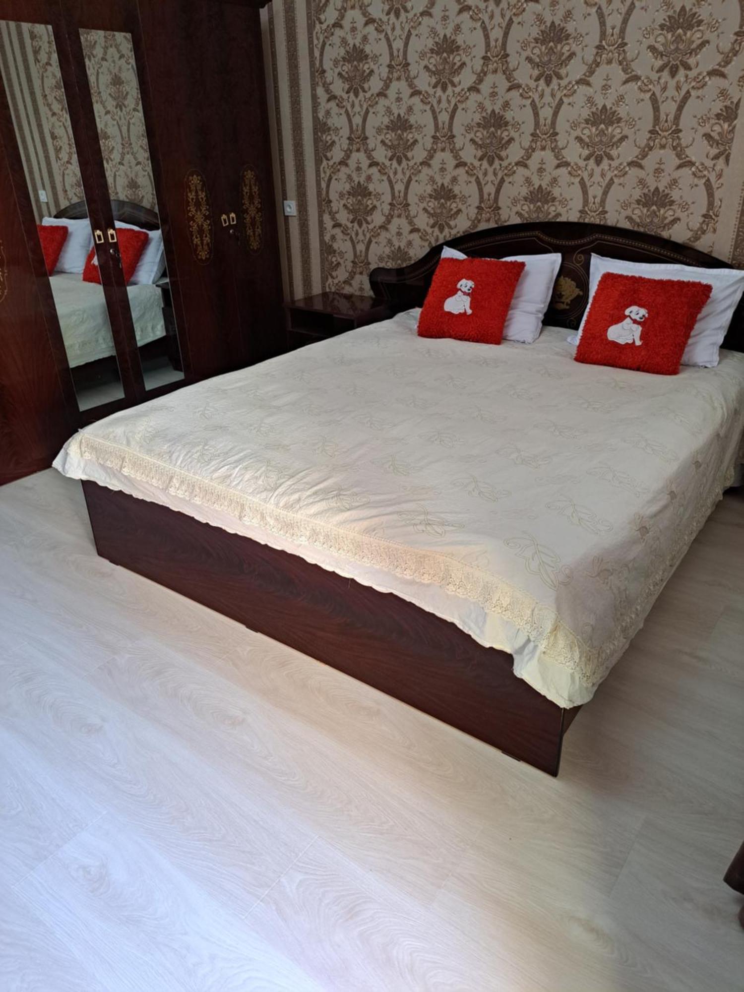 Royal Lux Guest House Самарканд Стая снимка