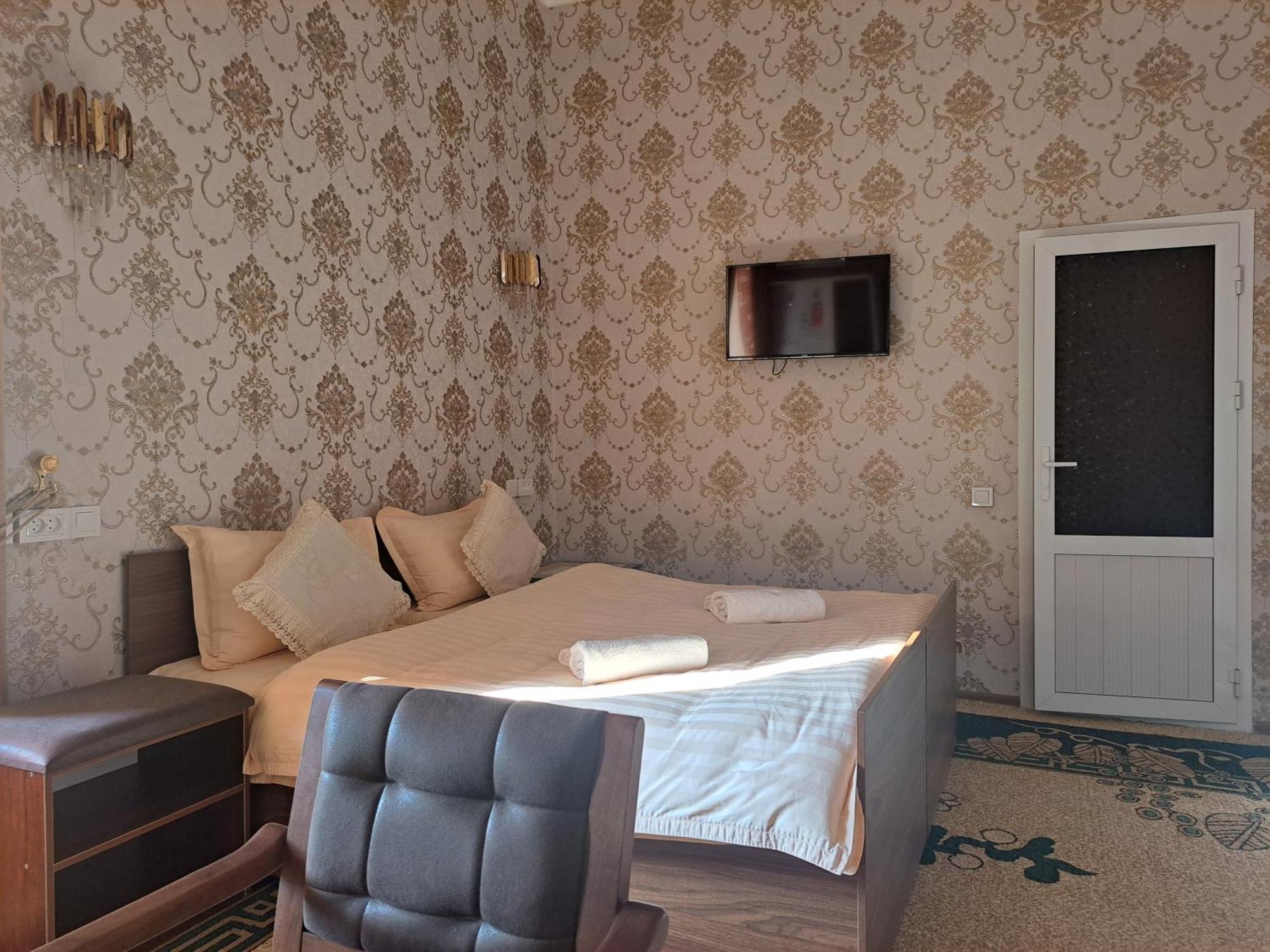Royal Lux Guest House Самарканд Стая снимка
