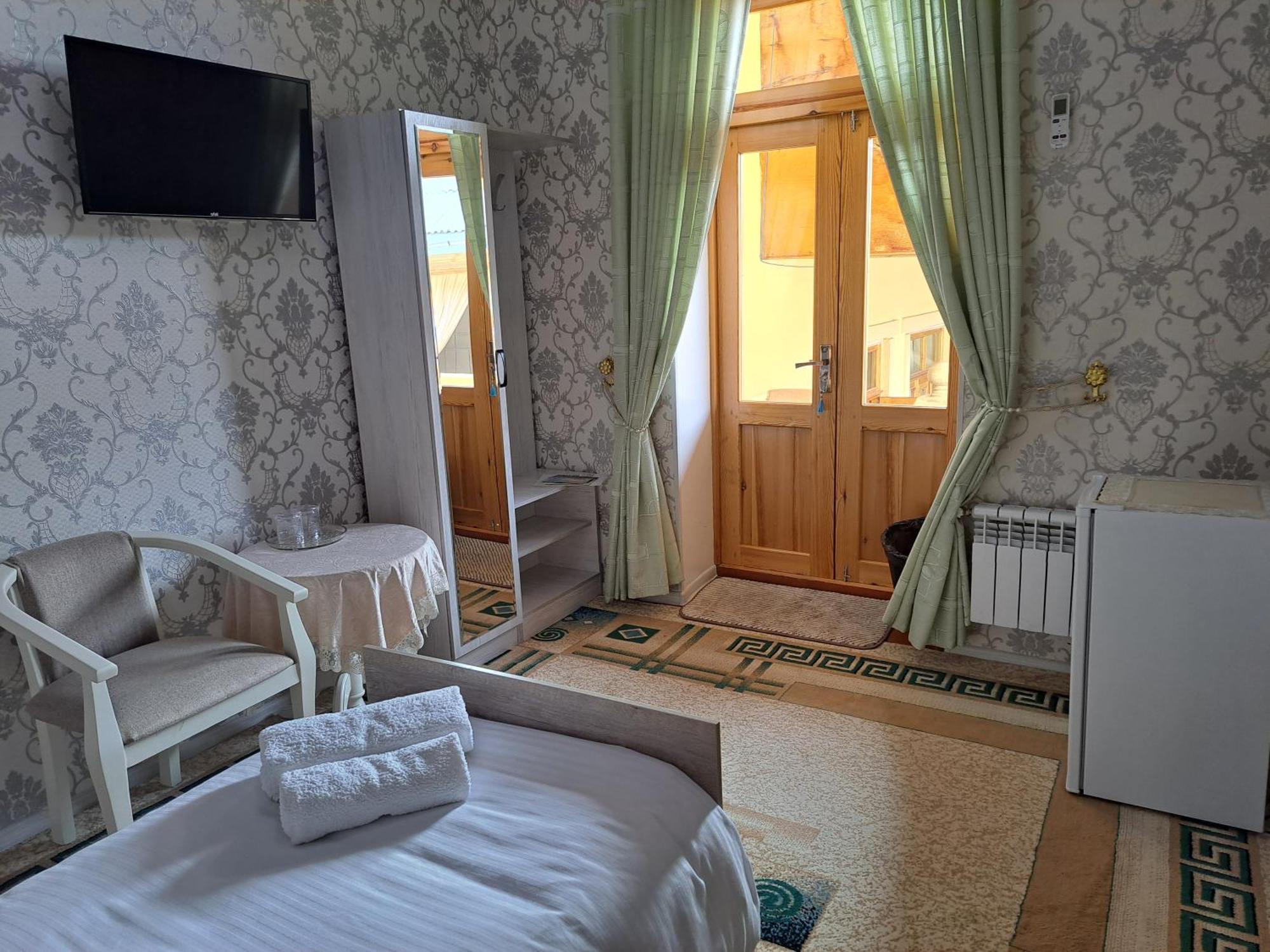 Royal Lux Guest House Самарканд Стая снимка